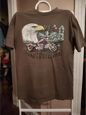 Patriotic Road To Freedom Freedom Motorcycle Biker T-Shirt - Size M